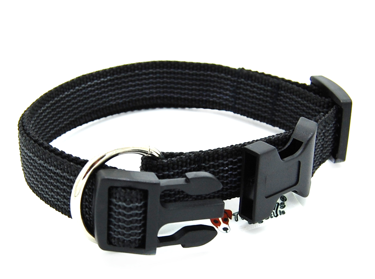 Schwarz gummiertes Halsband 20 mm von Twinkys Dog Style im leicht geöffneten Zustand Schwarz gummiertes Halsband liegt halb geöffnet auf weißem Hintergrund