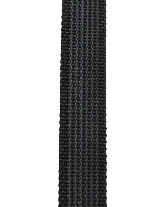 Detailbild von schwarz gummierten Gurtband Nahaufnahme von schwarz gummierten Gurtband auf weißem Hintergrund