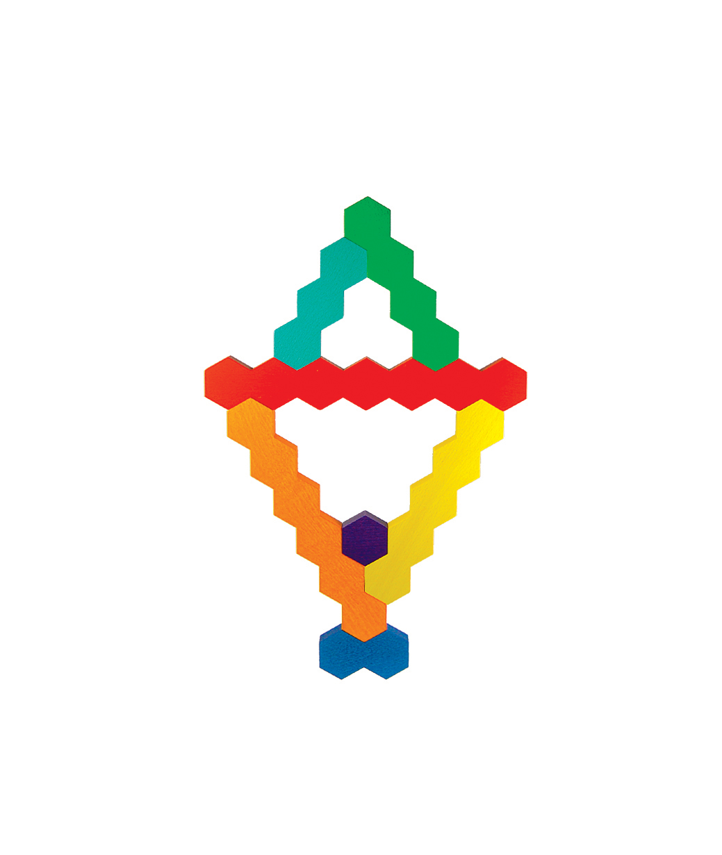 Honeycomb Holzbausteine von Sina Spielzeuge, Baubeispiel Nummer 007 Honeycomb Holzbausteine auf weißem Hintergrund, Baubeispiel Nummer 007