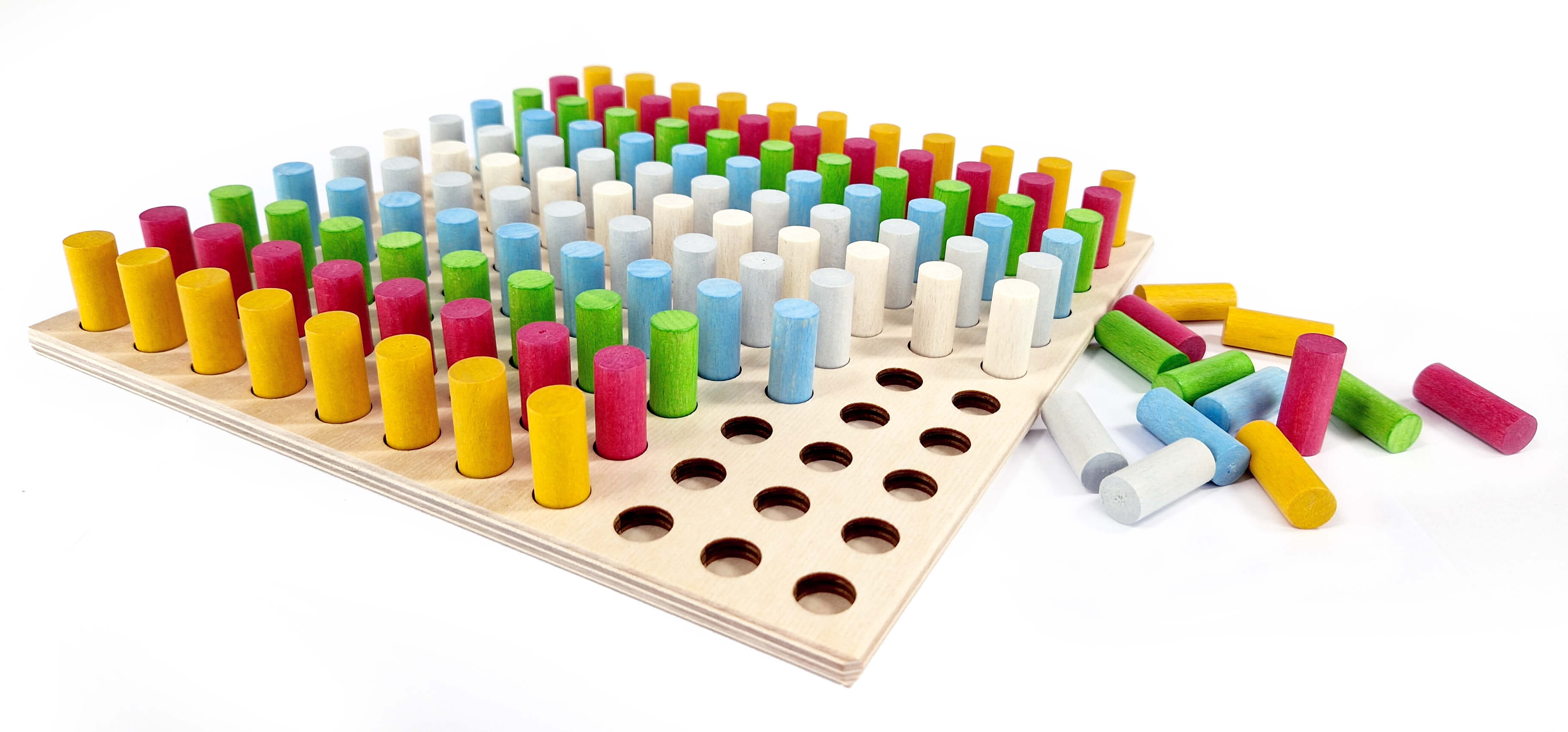 Farbenfrohes Steckspiel mit 121 Steckern Farbenfrohes Steckspiel mit 121 Steckern